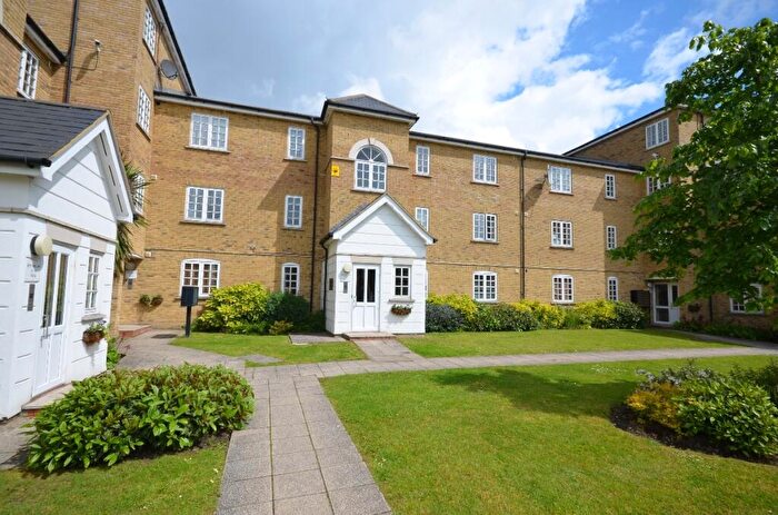 2 Bedroom Flat To Rent In Edith Cavell Way London, SE18