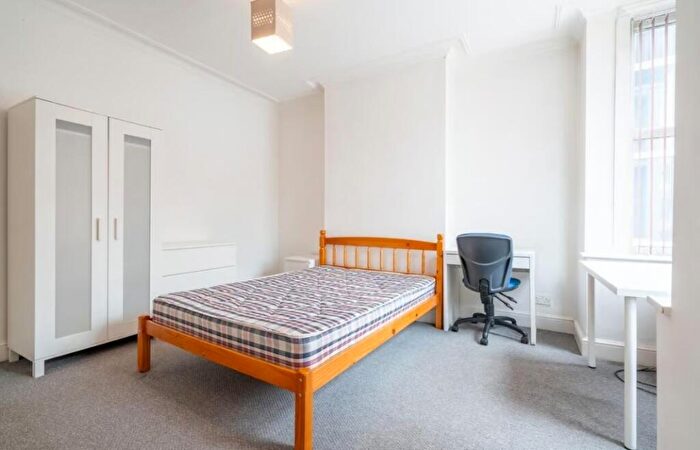 4 Bedroom House To Rent In Duchess Road, Sheffield, S2