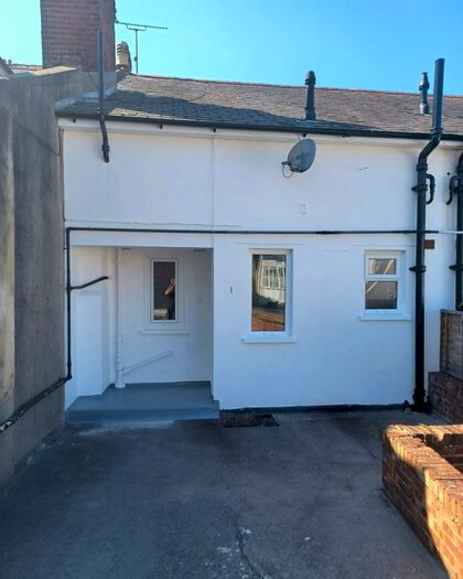 1 Bedroom Flat To Rent In Ivy Terrace, Eastbourne, BN21