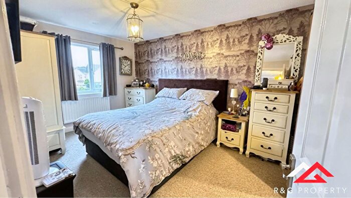 4 Bedroom Detached House For Sale In Magnolia Rise, Trowbridge, BA14