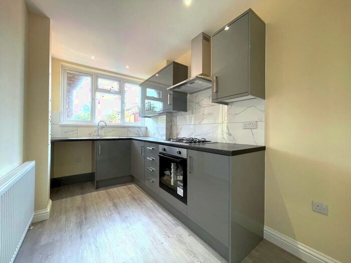 2 Bedroom Flat To Rent In Manor Road, London, N22