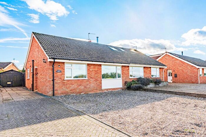 2 Bedroom Semi-Detached Bungalow For Sale In Back Lane, Mattishall, NR20
