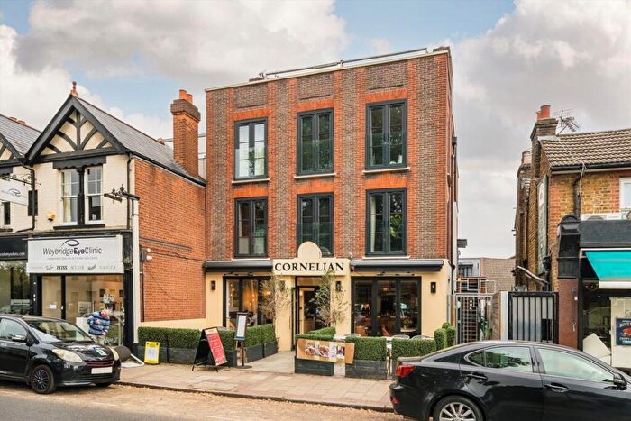 1 Bedroom Flat To Rent In Queens Road, Weybridge, KT13