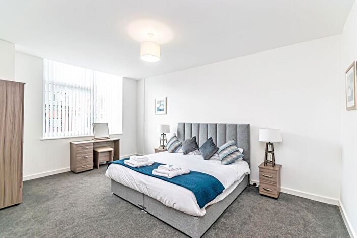 2 Bedroom Apartment To Rent In Large Two Bedroom City Suites, CH1