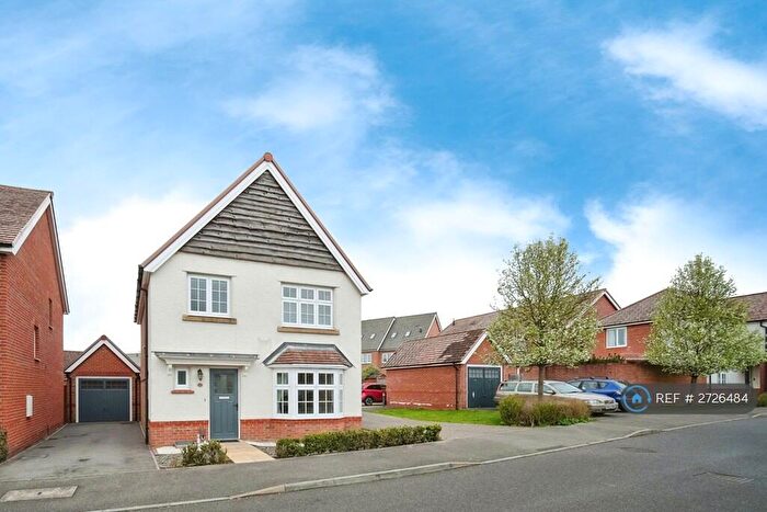 3 Bedroom Detached House To Rent In Ouzel Chase, Bracknell, RG12