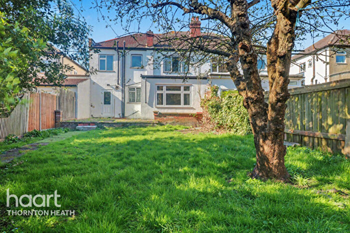 4 Bedroom Semi-Detached House For Sale In Maryland Road, Thornton Heath, CR7