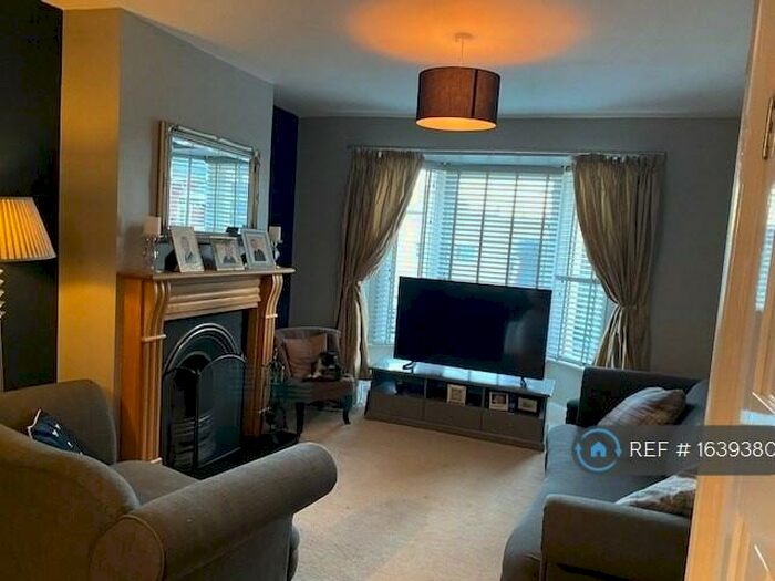 3 Bedroom Terraced House To Rent In Kent Road, Swindon, SN1