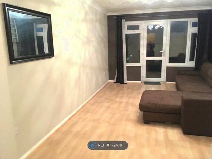 1 Bedroom Flat To Rent In Nelson House, Greenhithe, Kent, DA9