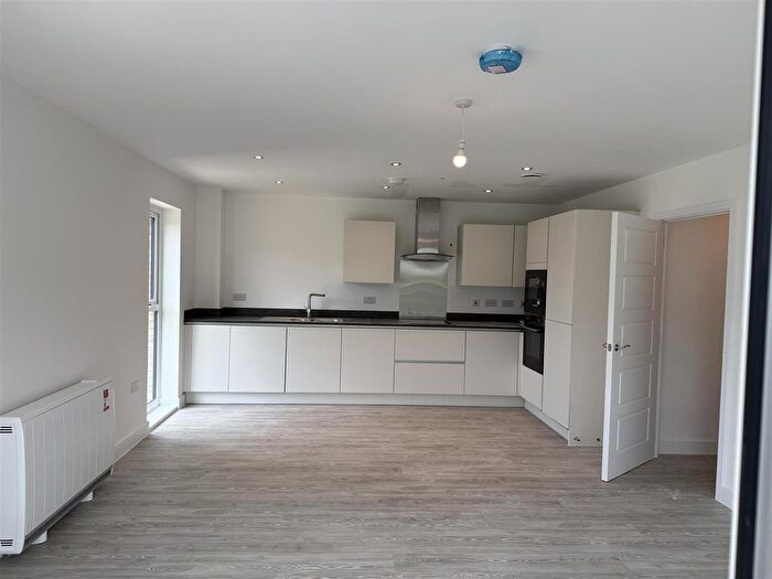 2 Bedroom Flat To Rent In Stonehaven, Ebbsfleet, DA10