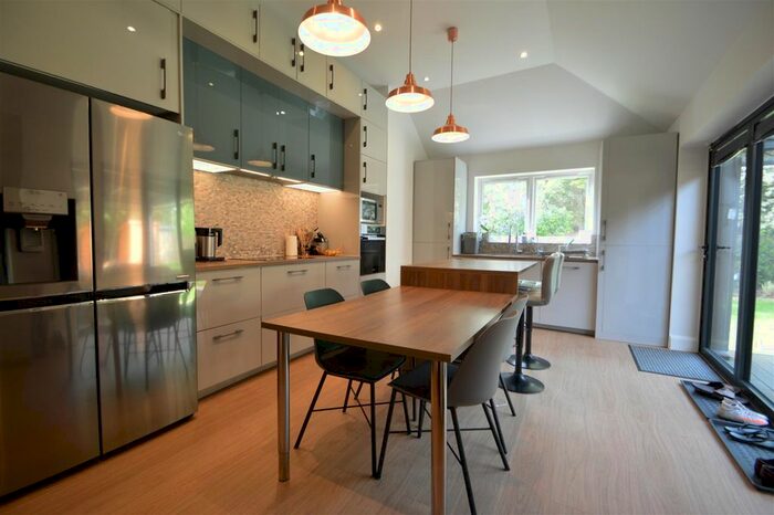 3 Bedroom Maisonette To Rent In Warwick Road, Thames Ditton, KT7