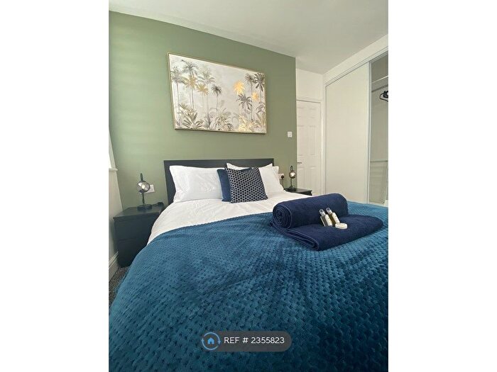 3 Bedroom Flat To Rent In Villiers Road, Watford, WD19