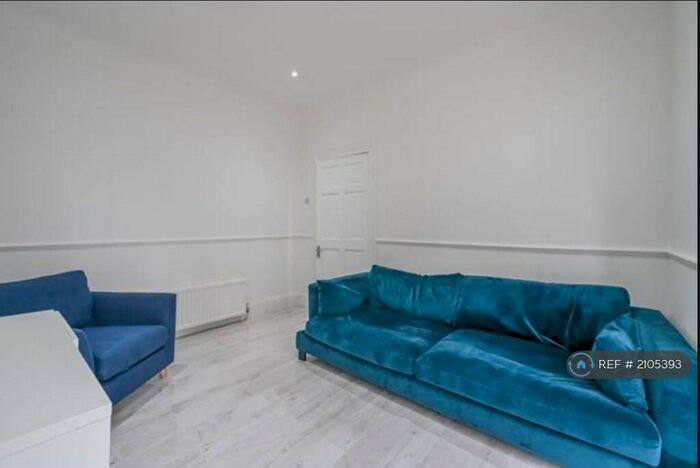 3 Bedroom Maisonette To Rent In Pixley Street, London, E14