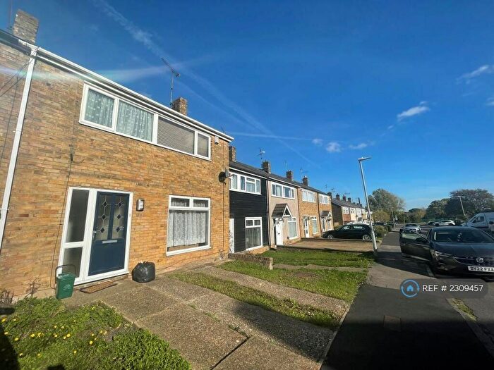 3 Bedroom Terraced House To Rent In Osborne Road, Basildon, SS16