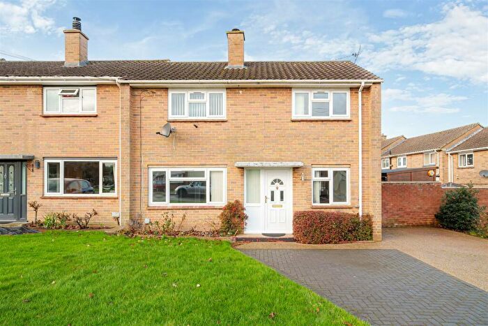 3 Bedroom Semi-Detached House To Rent In Bingham Road, Salisbury, SP1