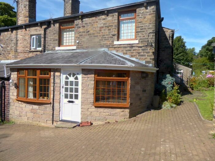 2 Bedroom Cottage To Rent In Clough Lane, OL4