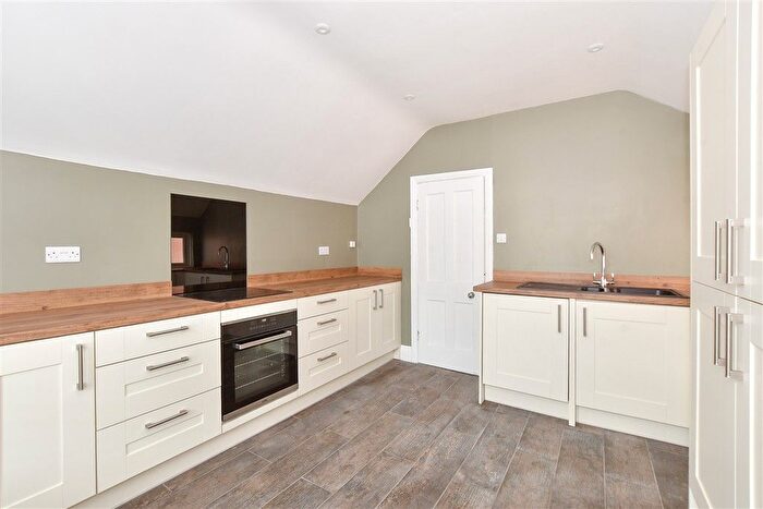 2 Bedroom Maisonette For Sale In High Street, Sandown, Isle Of Wight, PO36