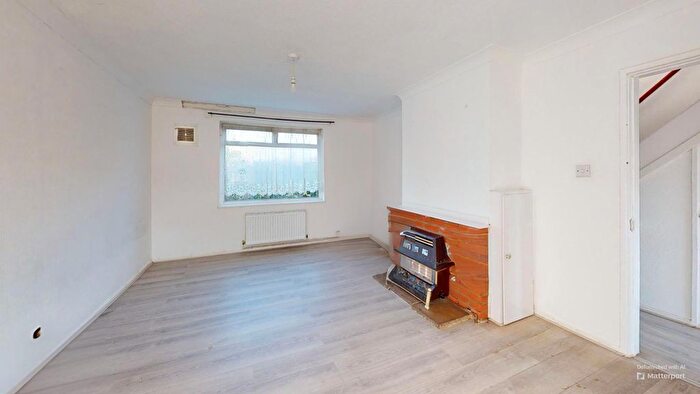 3 Bedroom Town House To Rent In , Pamplins, Basildon, SS15