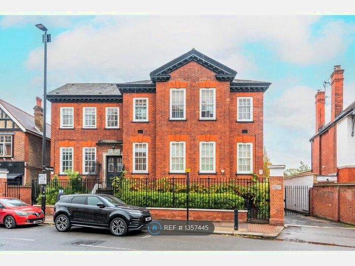 2 Bedroom Flat To Rent In Autumn Rise, London, W4