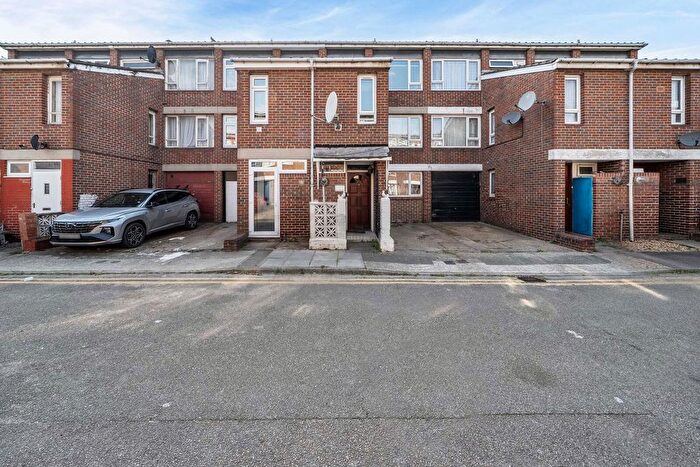 4 Bedroom Terraced House For Sale In Williamson Close, Greenwich, London, SE10