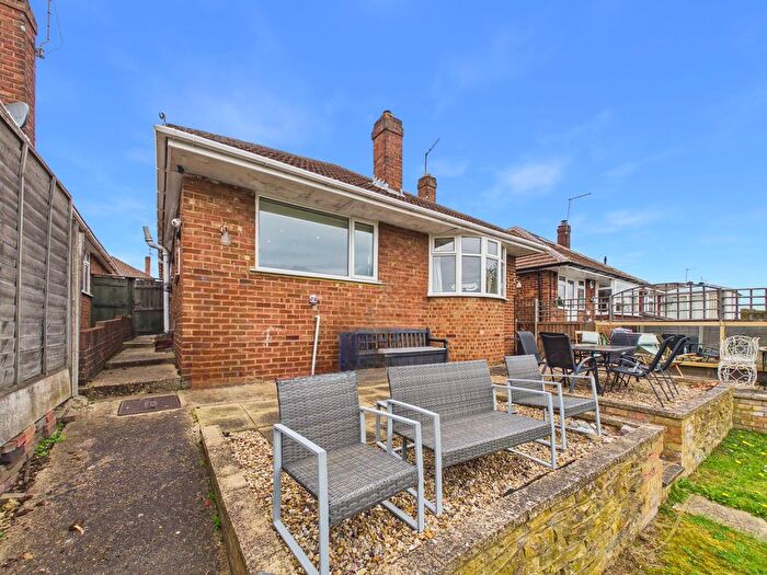 3 Bedroom Detached Bungalow For Sale In Woodside Avenue, Northampton, NN3