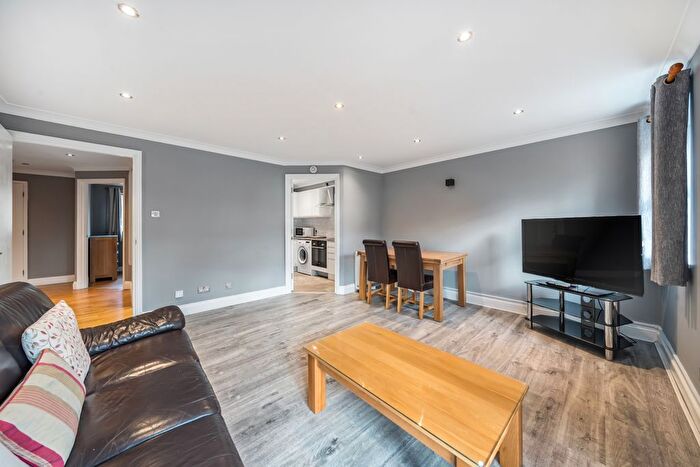 2 Bedroom Flat To Rent In Springview Heights, Bermondsey, SE16