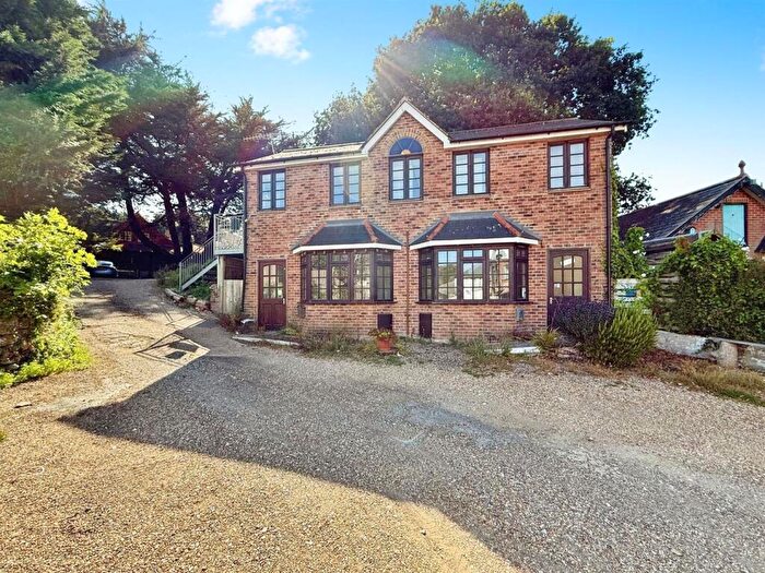 2 Bedroom Property For Sale In The Mews, Church Road, PO37