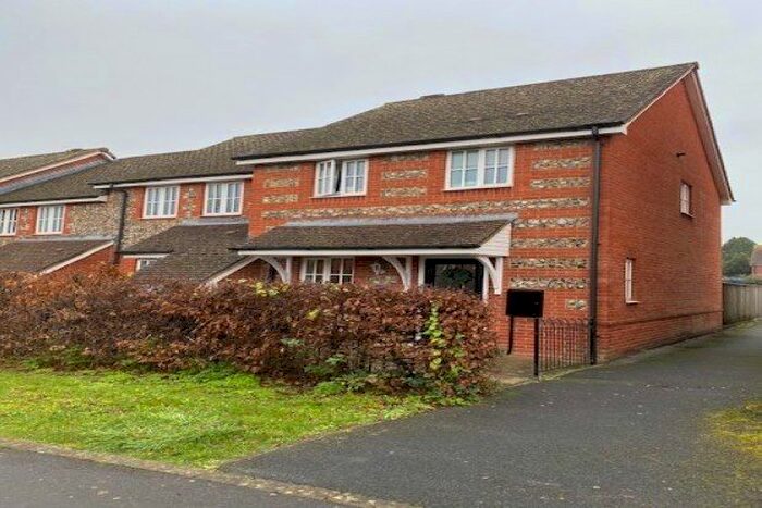 3 Bedroom End Of Terrace House To Rent In Amesbury, Salisbury, SP4