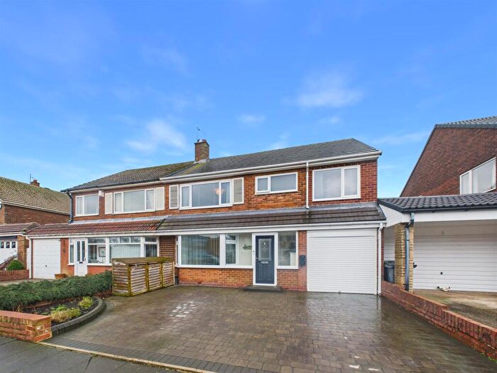 4 Bedroom Semi Detached House For Sale In Cotswold Road, North Shields, NE29