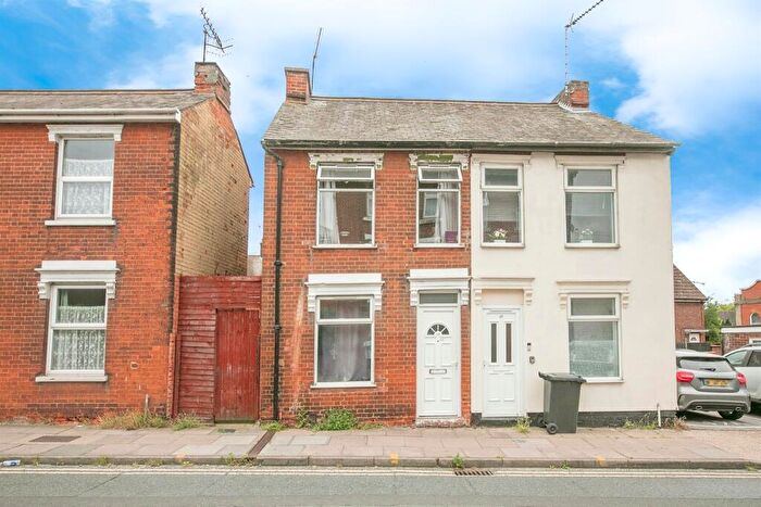 2 Bedroom Semi Detached House For Sale In Bond Street, Ipswich, IP4