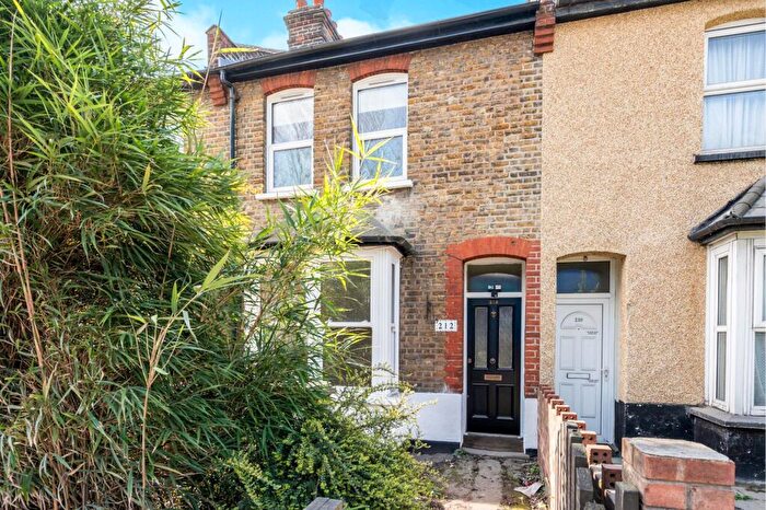 2 Bedroom House To Rent In London Road, Wallington, SM6
