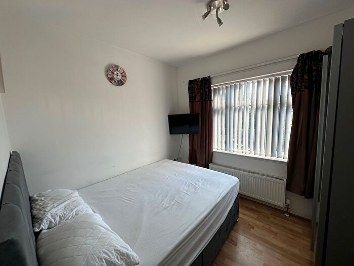 1 Bedroom Flat To Rent In Eccles New Road, Salford, M5