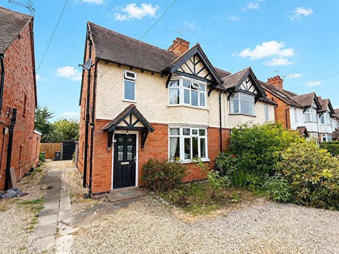3 Bedroom Semi-Detached House For Sale In Hathaway Lane, Stratford Upon Avon, CV37