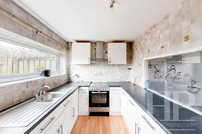 3 Bedroom End Of Terrace House To Rent In Trefoil Crescent, Crawley, RH11