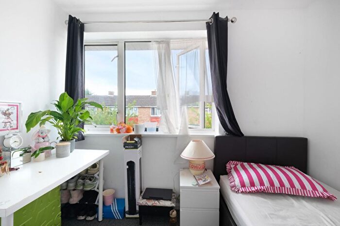 5 Bedroom Terraced House To Rent In Breaks Road, Hatfield, AL10