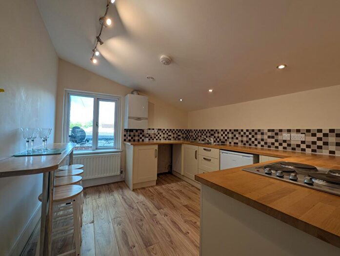 1 Bedroom Apartment To Rent In Cricklade Road, Swindon, Wiltshire, SN2