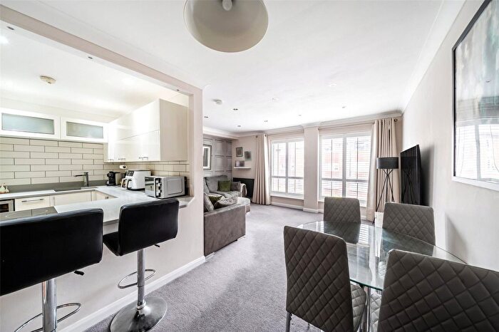 3 Bedroom Flat For Sale In Riverside Walk, The Alders, West Wickham, BR4