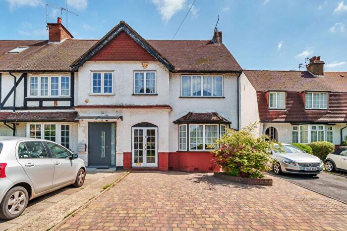 3 Bedroom End Of Terrace House For Sale In Kenton Lane, Harrow Weald, Harrow, HA3