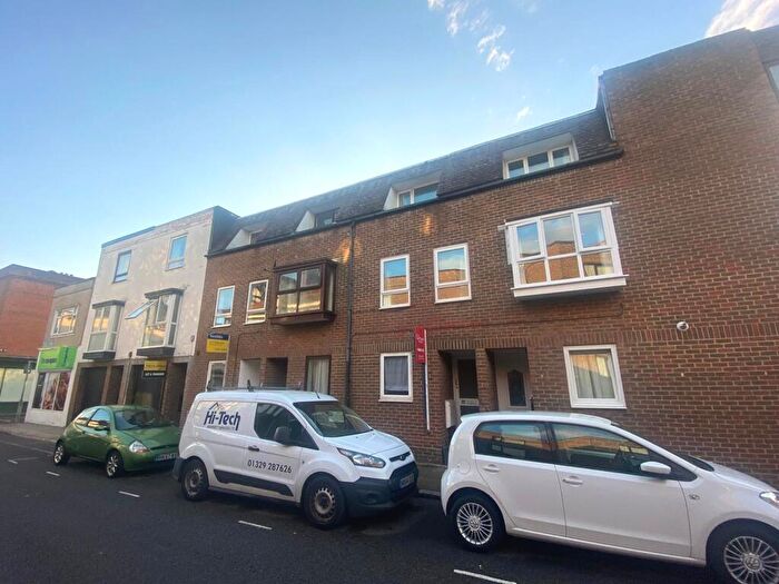 4 Bedroom House To Rent In Great Southsea Street, Southsea, PO5