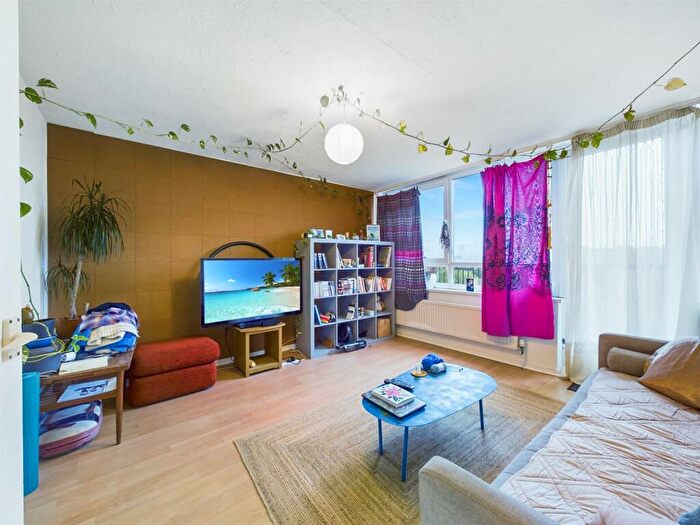 2 Bedroom House To Rent In Armadale Close, London, N17