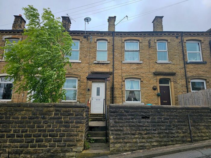 3 Bedroom Terraced House To Rent In Thornhill Road, Brighouse, HD6