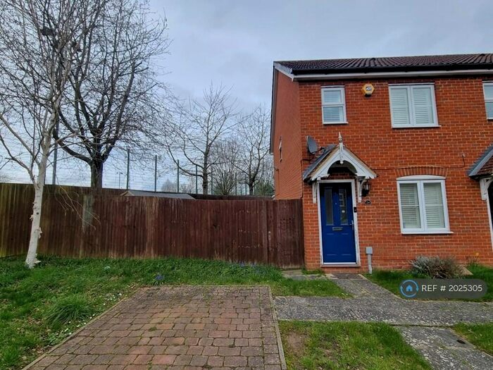 2 Bedroom Semi-Detached House To Rent In Knott Close, Stevenage, SG1