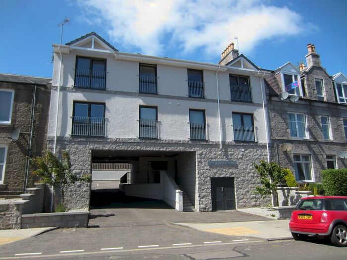 2 Bedroom Flat To Rent In Hardgate, Aberdeen, AB10