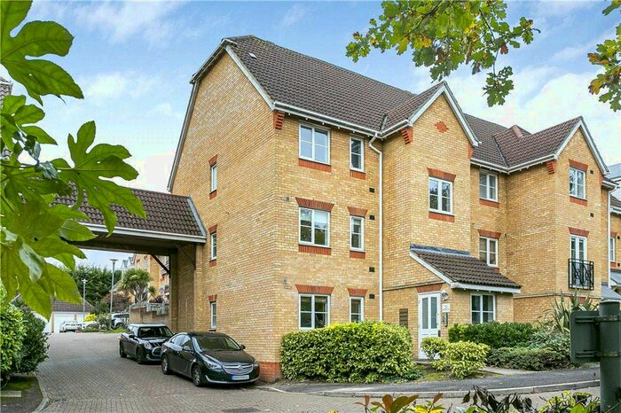 1 Bedroom Flat To Rent In Ashdown Close, Woking, Surrey, GU22