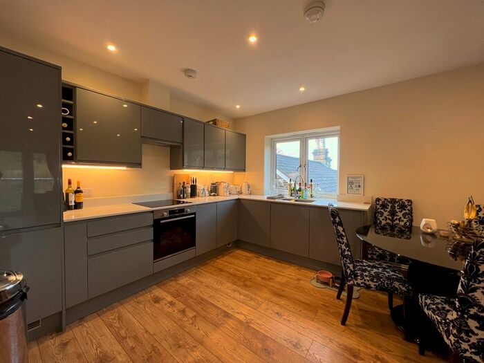 2 Bedroom Flat To Rent In Godstone Road, Kenley, CR8