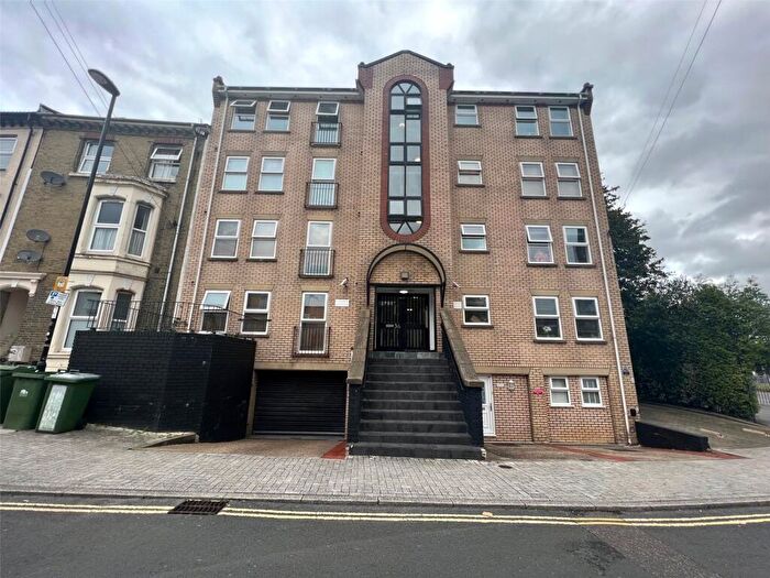 1 Bedroom Flat To Rent In Bellevue Road, Southampton, Hampshire, SO15