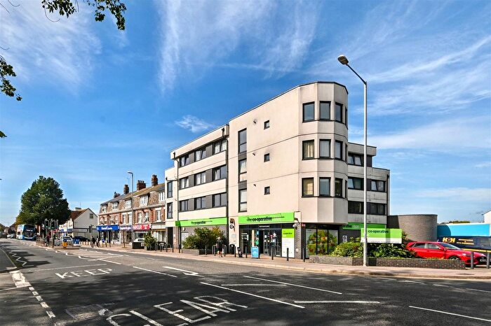 2 Bedroom Flat For Sale In Seaside, Eastbourne, BN22