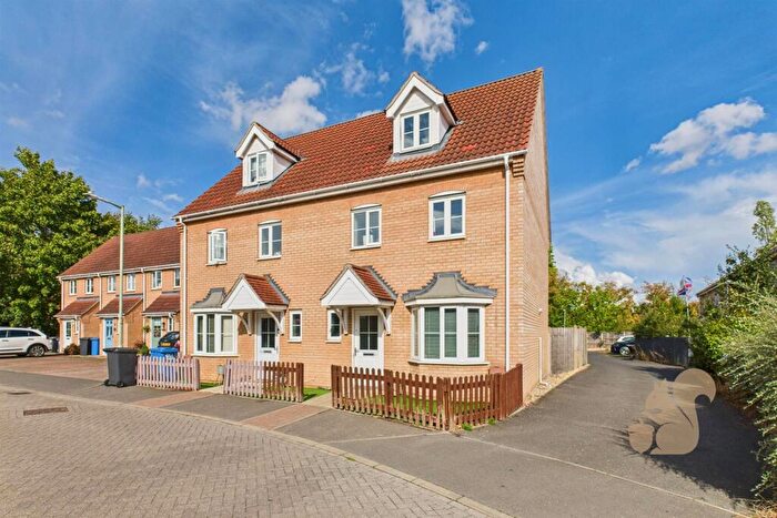 4 Bedroom Semi-Detached House For Sale In Grantham Avenue, Great Cornard, CO10