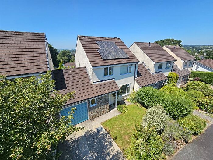 3 Bedroom Link Detached House For Sale In St. Davids Road, Tavistock, PL19