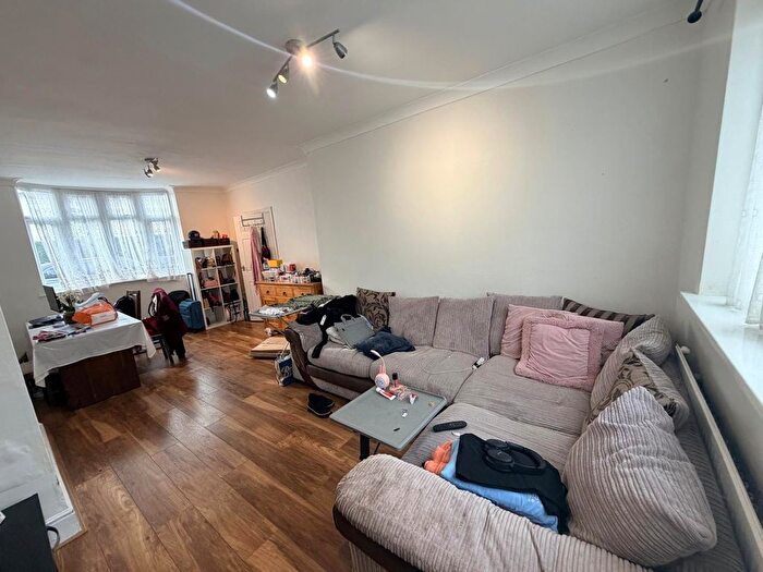 3 Bedroom Semi-Detached House To Rent In Vernon Road, Feltham, TW13