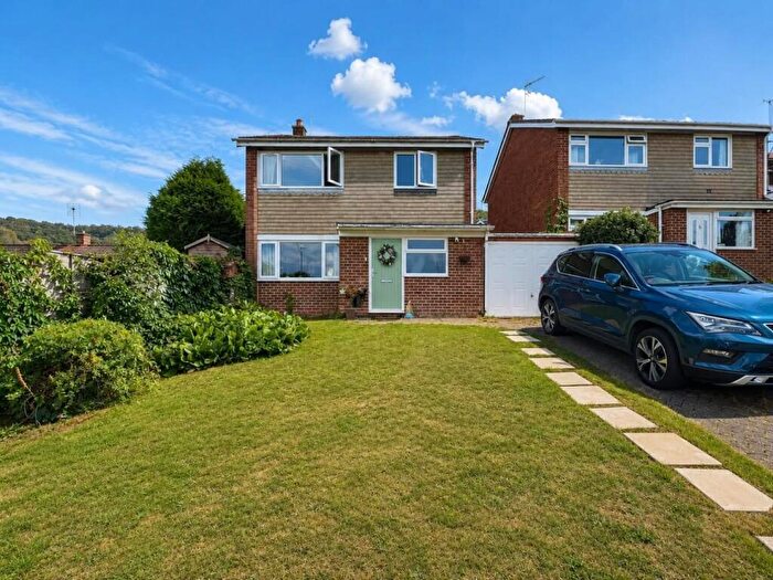 4 Bedroom Detached House For Sale In Shakespeare Road, Dursley, GL11